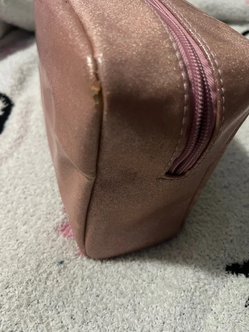 Kylie Lip Graphic Makeup Bag